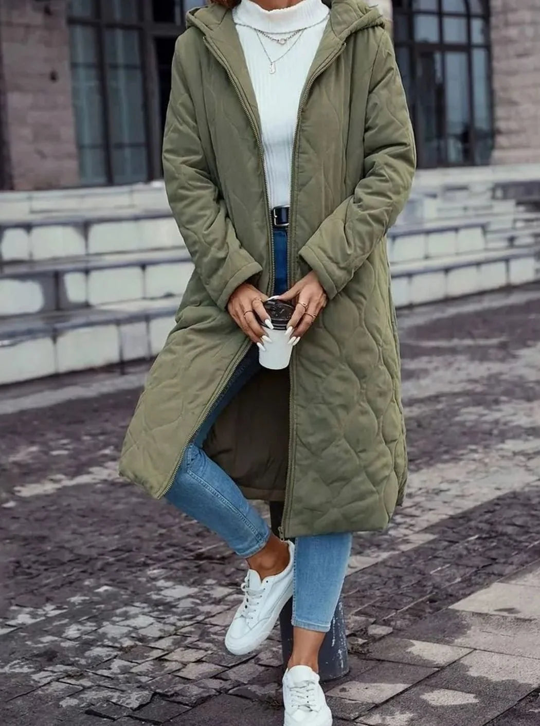 Charlotte | Damen Winterjacke Gesteppte Kapuzenjacke mit Reißverschluss 2