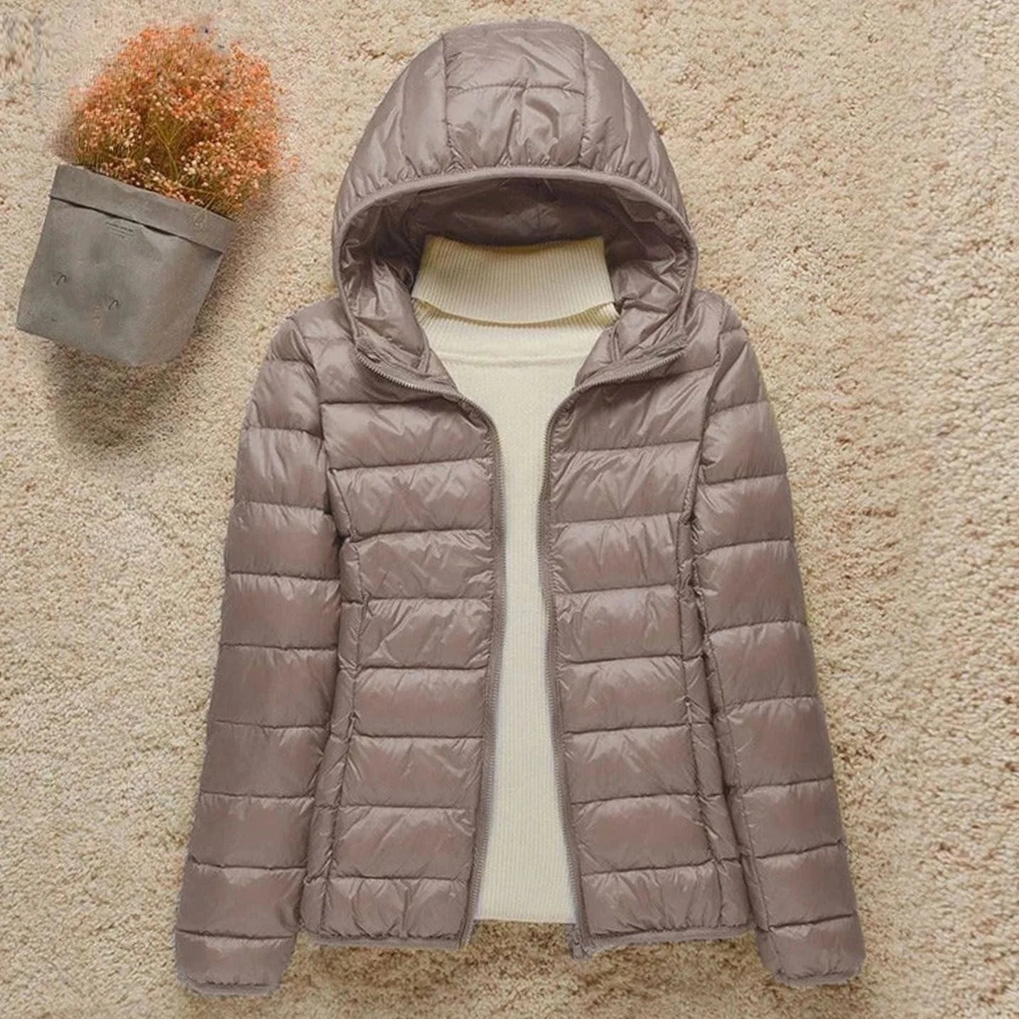 Emilia | Damen Winterjacke Ultraleichte Steppjacke mit Kapuze 0