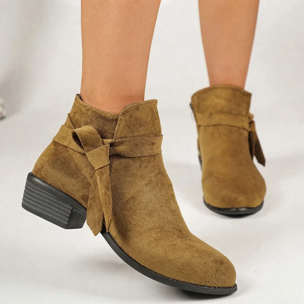 Katharina | Damen Stiefeletten mit Blockabsatz Schleife Spitzer Zehenbereich 2