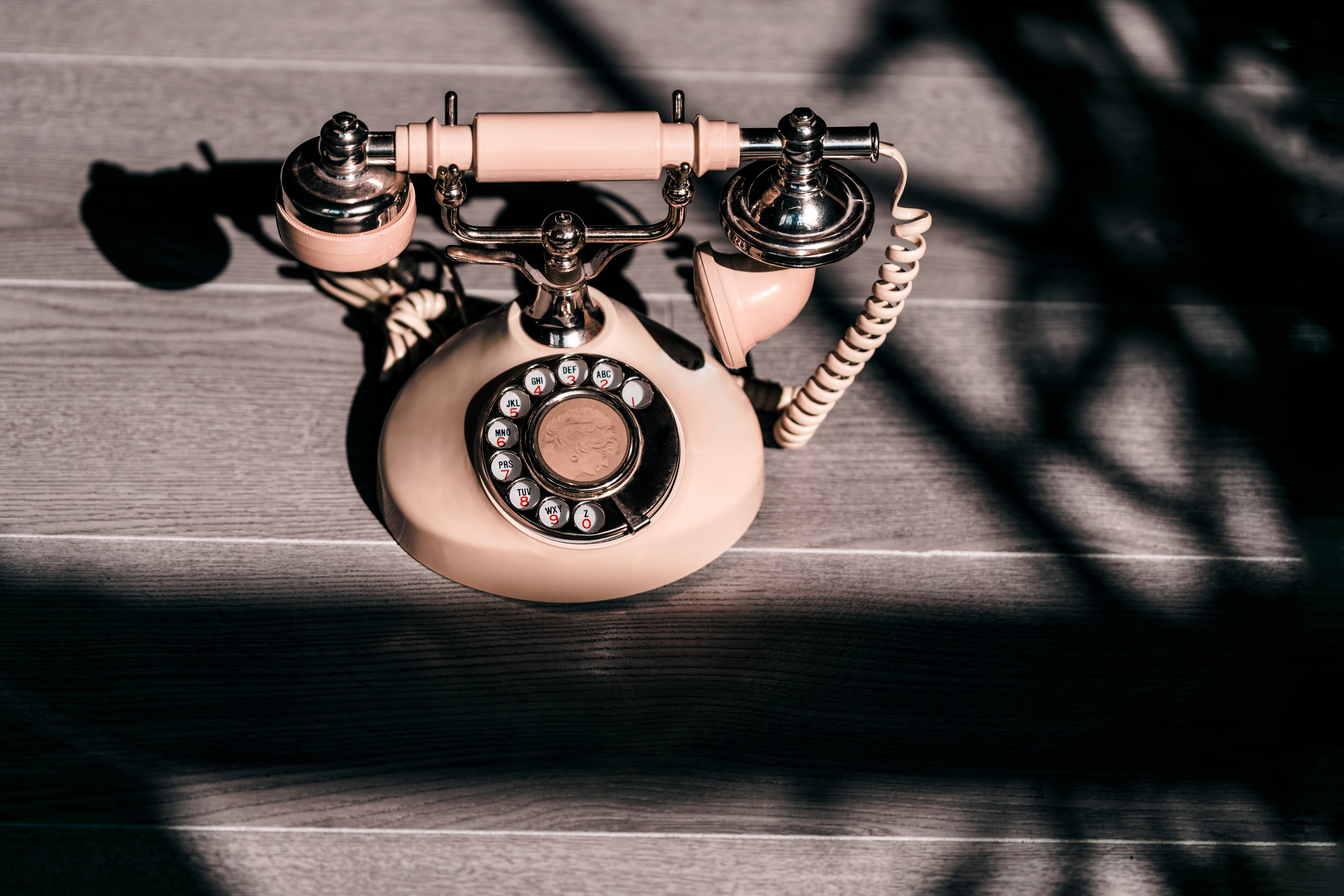 old-fashioned-telephone.jpg
